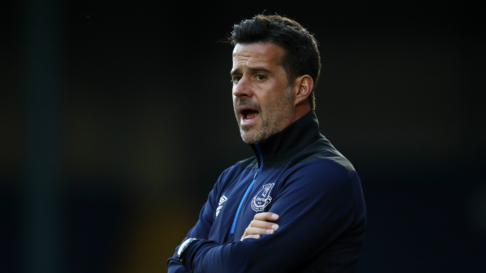 强调个人与 强调个人与